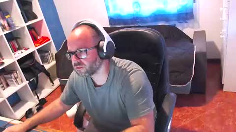 Snapshot of ravingr3d3 chatting on 06.09.26 ravingr3d3 online show from 06.09.26