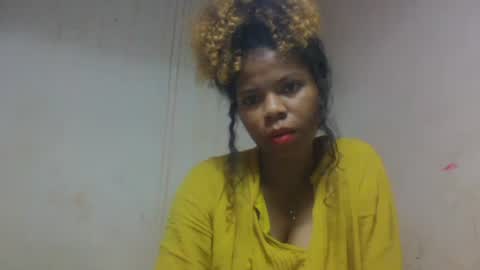 Snapshot of ravomamy chatting on 11.15.25 ravomamy online show from 11.15.25