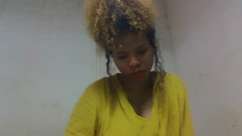 Snapshot of ravomamy chatting on 11.17.25 ravomamy online show from 11.17.25