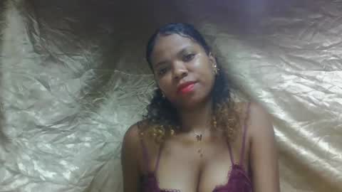 Snapshot of ravomamy chatting on 11.30.25 ravomamy online show from 11.30.25