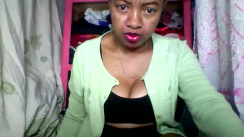 Snapshot of rayana_69 chatting on 05.06.26 rayana_69 online show from 05.06.26