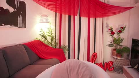 Snapshot of raychell_black chatting on 02.14.26 Raychell Black online show from 02.14.26