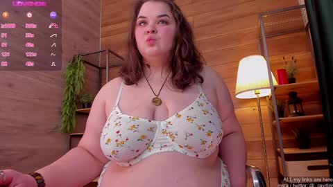 Snapshot of raydirin chatting on 01.12.25 Ray online show from 01.12.25