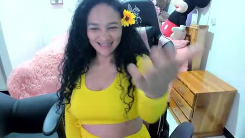 Snapshot of rayza_mature_ chatting on 04.18.26 Danna online show from 04.18.26