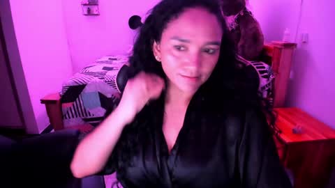 Snapshot of rayza_mature_ chatting on 05.12.26 Danna online show from 05.12.26