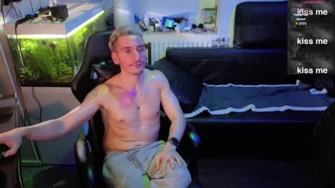 Rayzel online show from 02.10.26