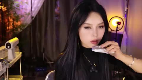 reaowna___ online show from 11.13.25