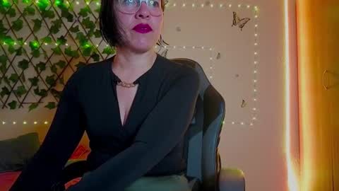 Rebbeca online show from 10.31.25