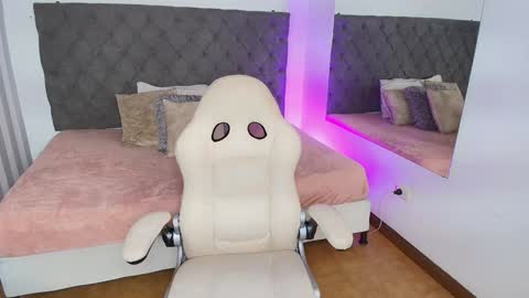 I invite you to my birthday on November 3th  online show from 01.17.25