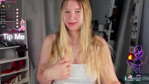 rebecca_____ online show from 09.28.25