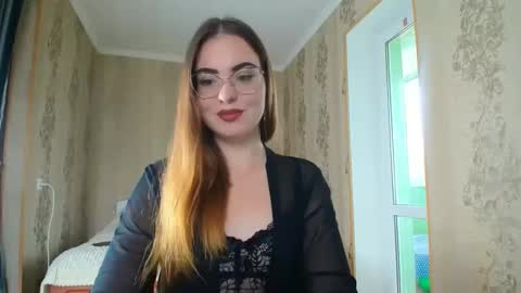 Snapshot of rebecca_ccaa chatting on 10.11.25 Rebecca online show from 10.11.25