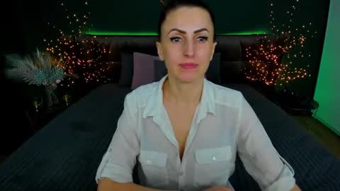 rebecca_diamonds online show from 02.05.25