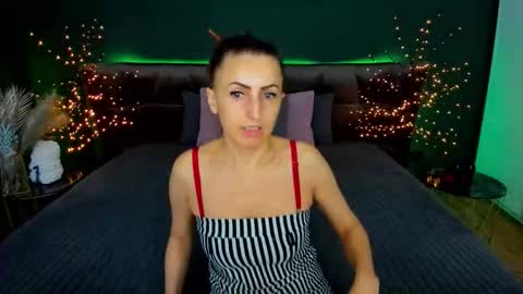 rebecca_diamonds online show from 11.04.25