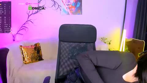 Snapshot of rebecca_smile_ chatting on 09.28.25 rebecca_smile_ online show from 09.28.25