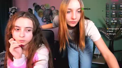 Snapshot of rebecca_smile_ chatting on 12.02.25 rebecca_smile_ online show from 12.02.25