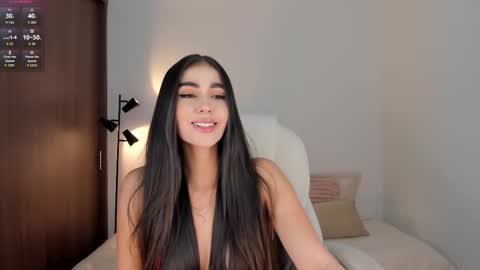 Snapshot of rebeccabaxter chatting on 09.12.25 Rebecca online show from 09.12.25