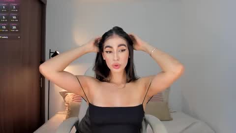 Snapshot of rebeccabaxter chatting on 10.05.25 Rebecca online show from 10.05.25