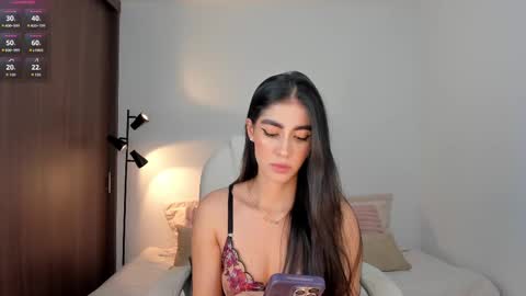 Snapshot of rebeccabaxter chatting on 10.14.25 Rebecca online show from 10.14.25