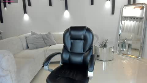 Snapshot of rebeccahudson_ chatting on 01.20.25 Rebe online show from 01.20.25