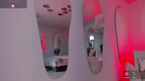 Snapshot of rebeccahudson_ chatting on 03.08.25 Rebe online show from 03.08.25