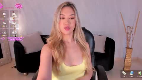 Snapshot of rebeccahudson_ chatting on 06.25.26 Rebe online show from 06.25.26