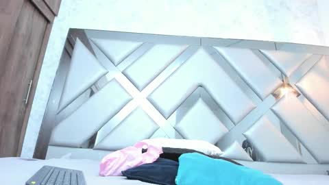 rebeccamitchell_ online show from 02.22.26