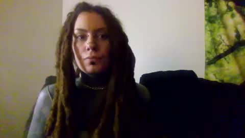 Snapshot of red_eyed_roze chatting on 02.04.25 red_eyed_roze online show from 02.04.25