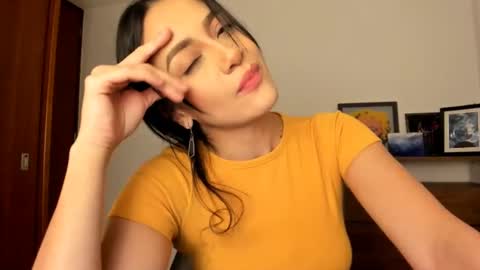 Snapshot of red_flower203 chatting on 12.15.24 red_flower203 online show from 12.15.24