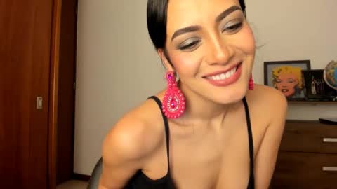 Snapshot of red_flower203 chatting on 03.10.25 red_flower203 online show from 03.10.25