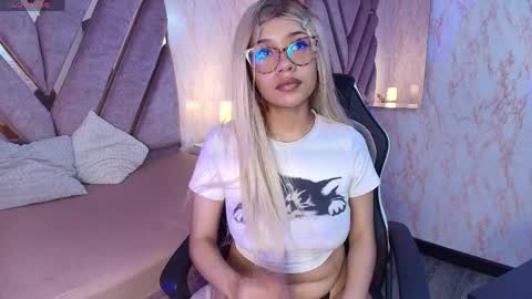 red_pandaa online show from 04.11.26