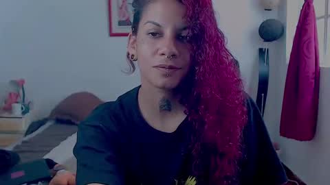 Snapshot of red_savage_ chatting on 02.07.25 Instagram Valerie yourdream online show from 02.07.25