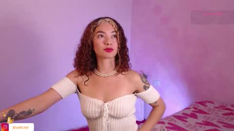 Snapshot of red_velvett0 chatting on 10.17.25 red_velvett0 online show from 10.17.25