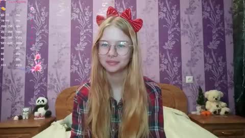 Snapshot of redbullvibe chatting on 12.20.25 Mia online show from 12.20.25