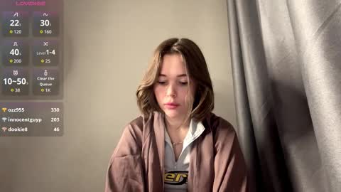 Snapshot of redbullvibe chatting on 01.08.26 Mia online show from 01.08.26