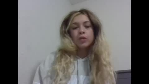 Snapshot of reddwaxx chatting on 12.18.25 reddwaxx online show from 12.18.25