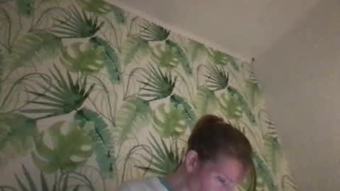 Snapshot of redfoxofficial chatting on 11.30.25 Redfox online show from 11.30.25