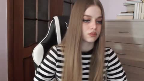 Lily online show from 02.20.26