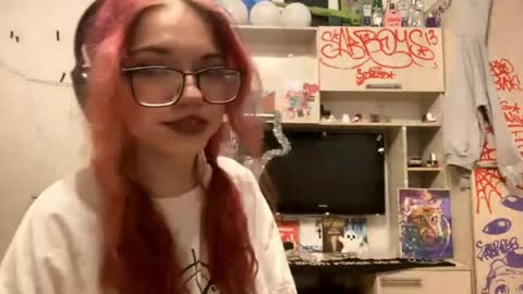 Snapshot of redheadcatxd chatting on 04.16.26 Eva online show from 04.16.26