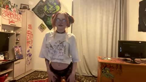 Snapshot of redheadcatxd chatting on 04.30.26 Eva online show from 04.30.26