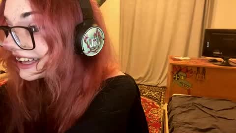 Snapshot of redheadcatxd chatting on 05.01.26 Eva online show from 05.01.26