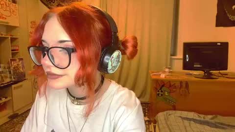 Snapshot of redheadcatxd chatting on 05.16.26 Eva online show from 05.16.26