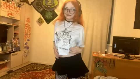Snapshot of redheadcatxd chatting on 05.21.26 Eva online show from 05.21.26