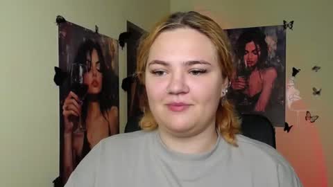 Snapshot of redhotqueen1 chatting on 06.14.26 Rina online show from 06.14.26