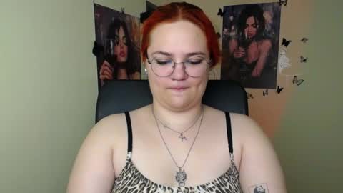 Snapshot of redhotqueen1 chatting on 07.08.26 Rina online show from 07.08.26