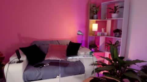 Snapshot of redjasmine_ chatting on 02.09.25 Red Jasmine online show from 02.09.25