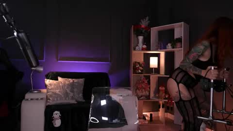 Snapshot of redjasmine_ chatting on 11.26.25 Red Jasmine online show from 11.26.25