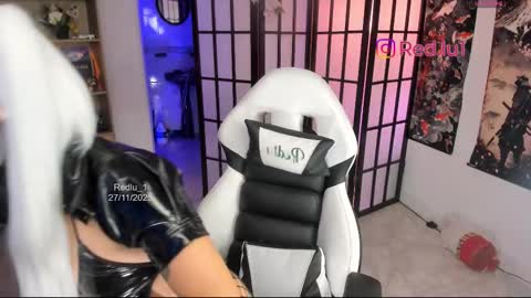 Snapshot of redlu_1 chatting on 11.28.25 Lu Independiet model online show from 11.28.25