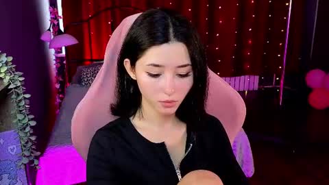 Snapshot of redmidnight_ chatting on 06.14.26 Kiara online show from 06.14.26