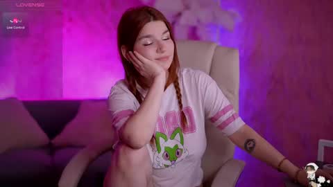 Snapshot of redshinee chatting on 02.18.25 Mati online show from 02.18.25