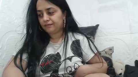 Snapshot of reeapassion chatting on 02.18.25 Reea online show from 02.18.25